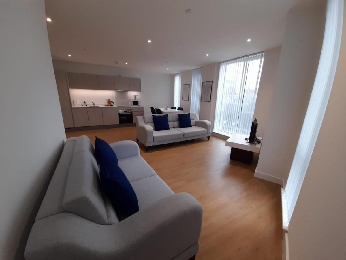 Berks Luxury Serviced Apartments , Free Parking, Free Gym And Free Wifi Bracknell Buitenkant foto