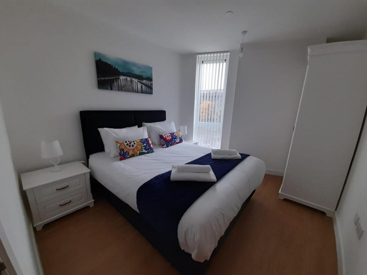 Berks Luxury Serviced Apartments , Free Parking, Free Gym And Free Wifi Bracknell Buitenkant foto
