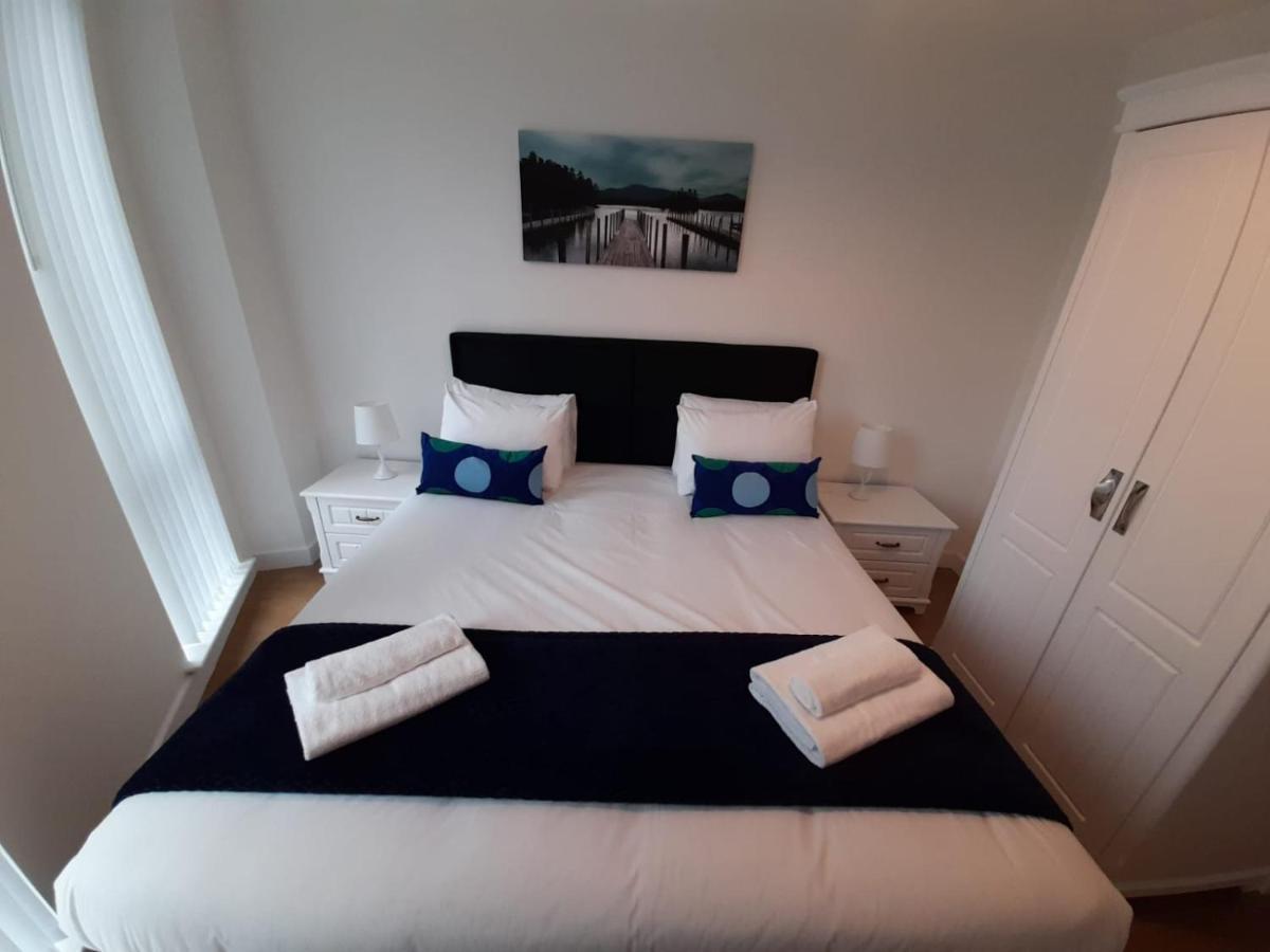 Berks Luxury Serviced Apartments , Free Parking, Free Gym And Free Wifi Bracknell Buitenkant foto