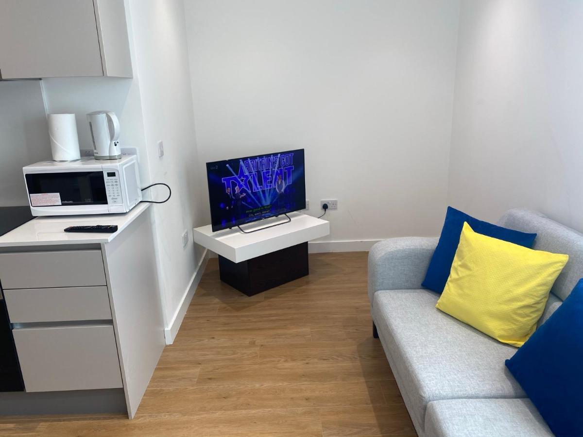 Berks Luxury Serviced Apartments , Free Parking, Free Gym And Free Wifi Bracknell Buitenkant foto