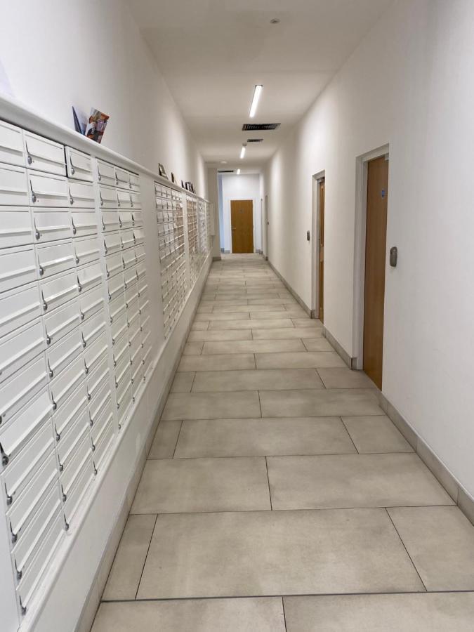 Berks Luxury Serviced Apartments , Free Parking, Free Gym And Free Wifi Bracknell Buitenkant foto