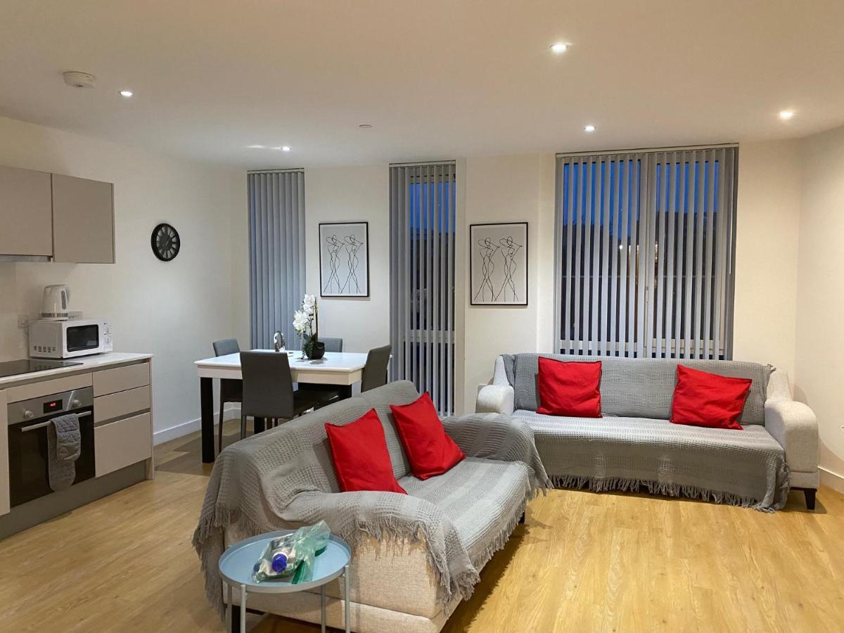 Berks Luxury Serviced Apartments , Free Parking, Free Gym And Free Wifi Bracknell Buitenkant foto